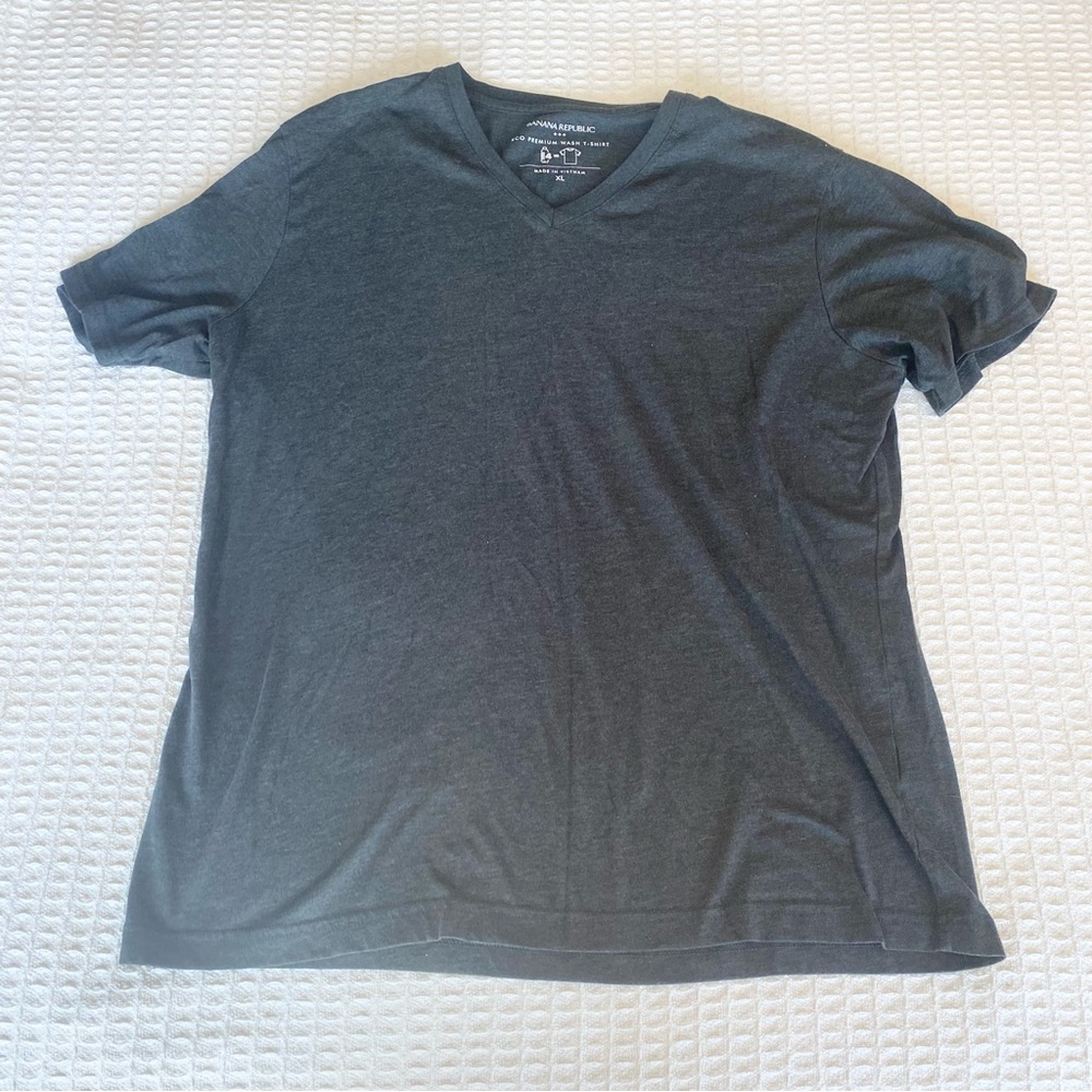Banana Republic factory eco premium wash tee shirt grey v-neck size XL